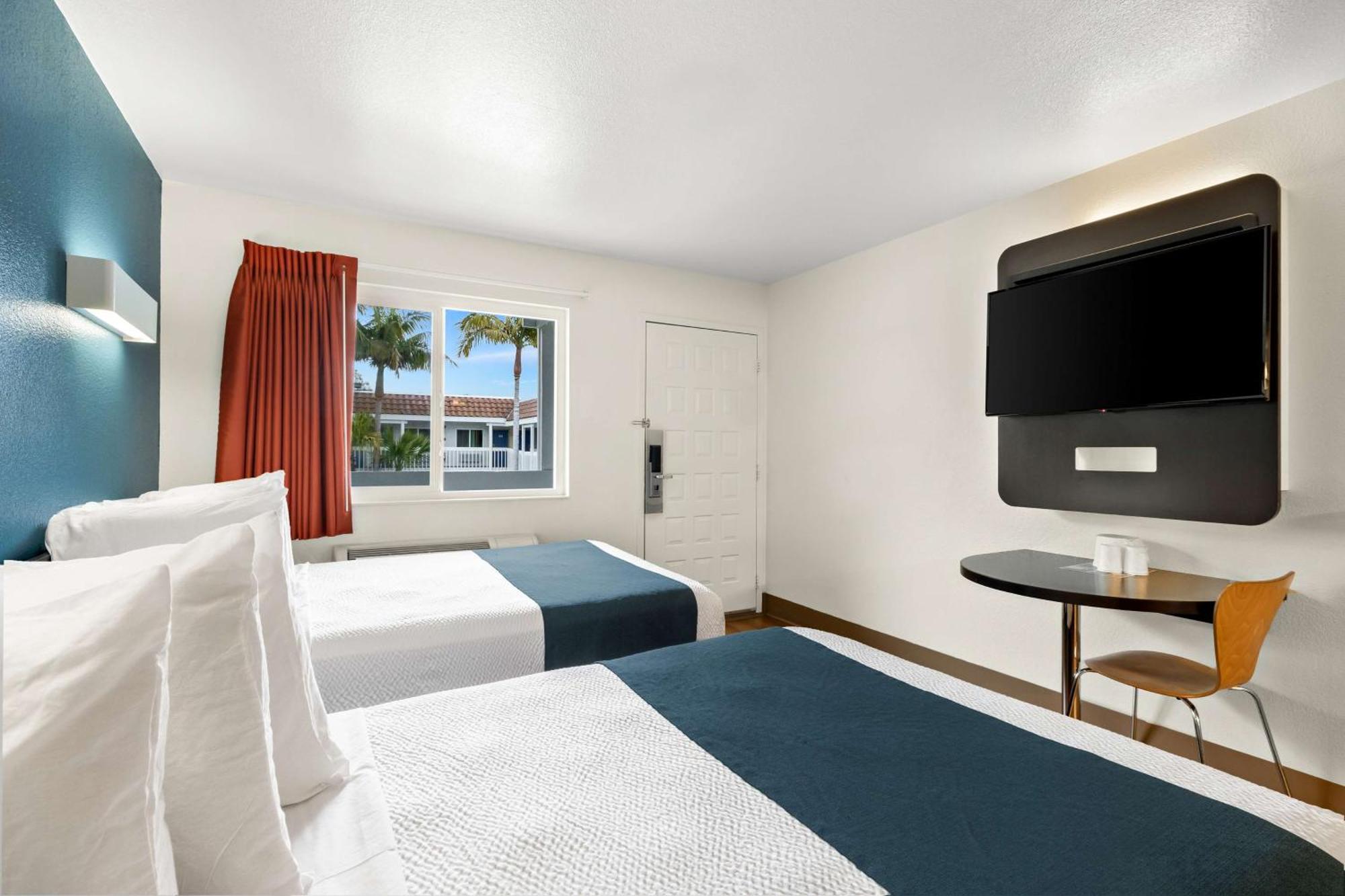 Studio 6 Suites Carpinteria, Ca Santa Barbara South Exteriör bild